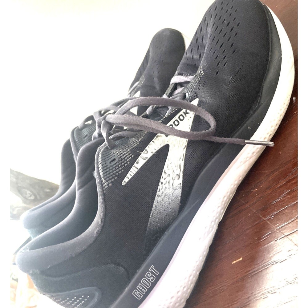 Men’s Brooks Ghost 16 running shoes in black size 11